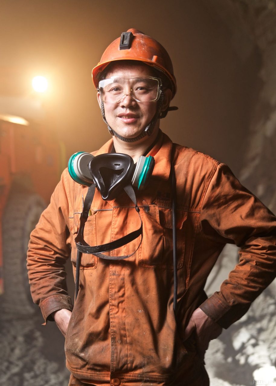 LUO Fu, an operator at the Qingcaichong Mine in Guizhou Kailin Mining Company. He is operating a Sandvik DL331. The Kailin phosphorous mine in Guizhou Province. Kailin Guizhou is the largest phosphorus mine in China, serving the fertilizer industry.
Swedish industrial tools producer, Sandvik Mining and Rock Technology solution, is a major provider of tools for Kailin, including a
mix of 68 rock drills and loaders and an extensive service agreement.